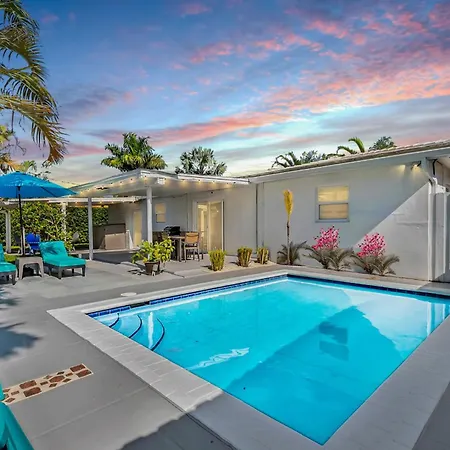 Casa Rosa 3 Bed 2 Bath With Pool & Bbq 5 Min To Beach